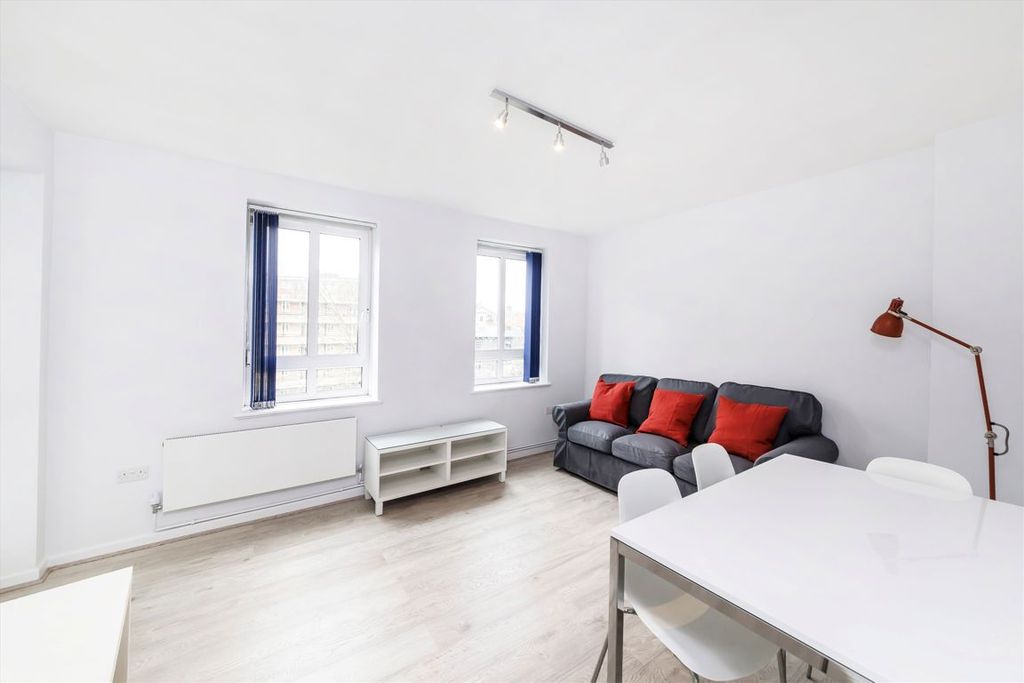 Property photo 3 of 6