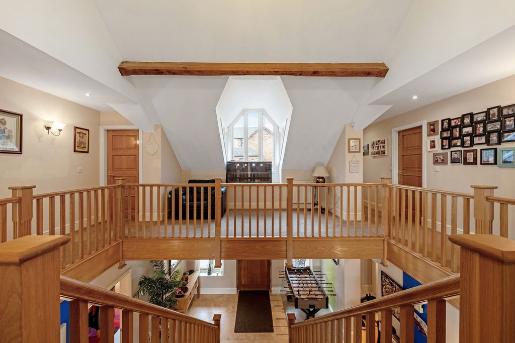 Property photo 2 of 46
