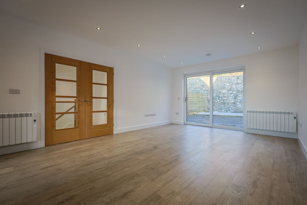 Property photo 3 of 19 Photo 2