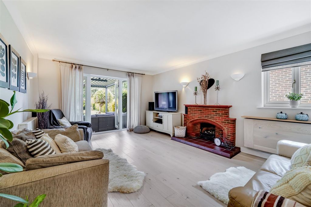 Property photo 3 of 22 Yew Tree Bottom Road,  (20Of46)-22.Jpg
