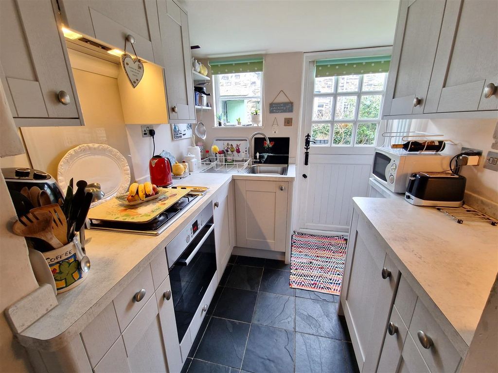 Property photo 3 of 20 Kitchen.Jpg