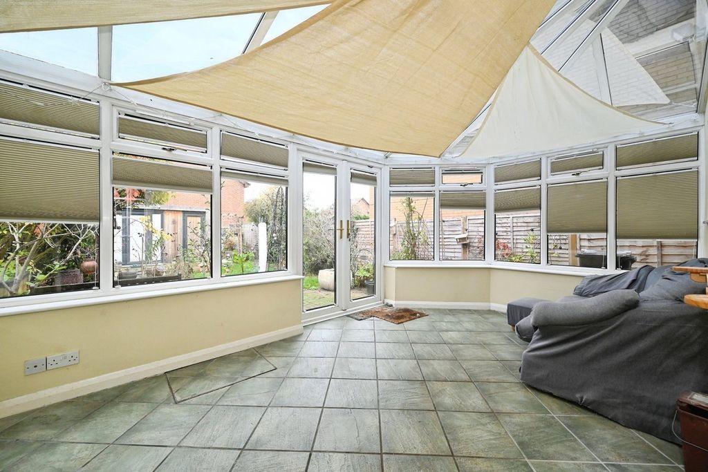 Property photo 2 of 20