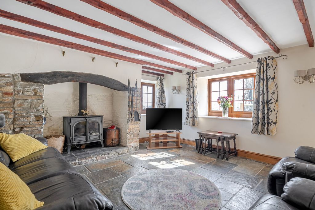 Property photo 3 of 31