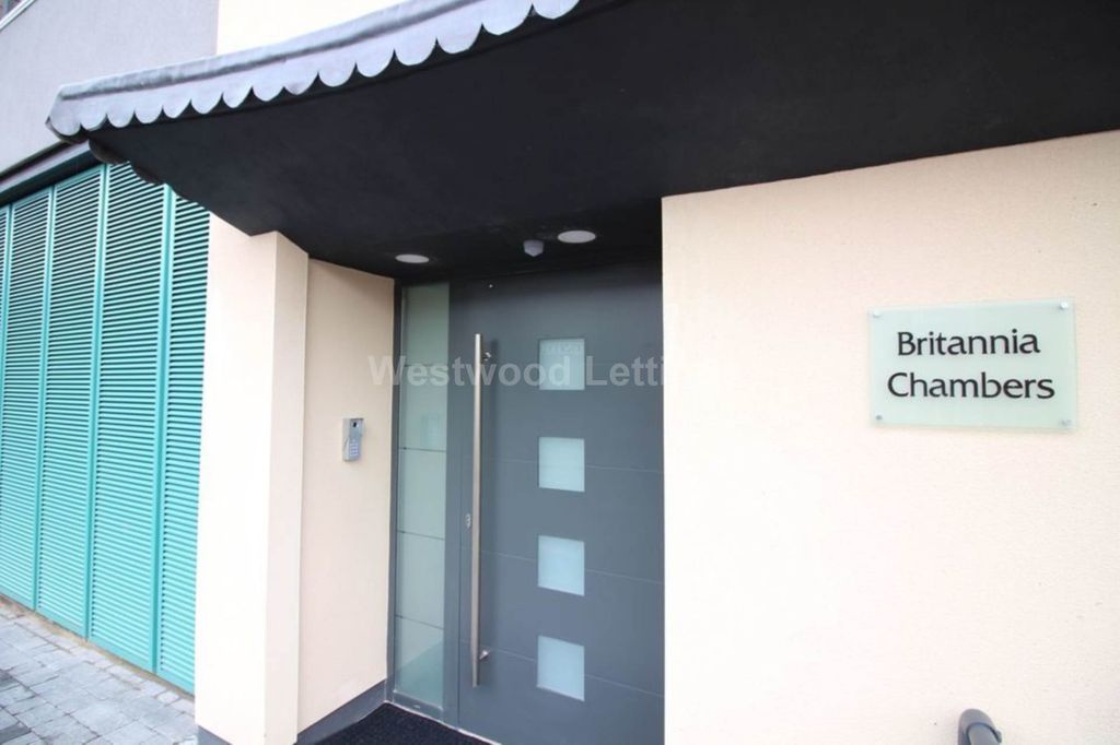 Property photo 2 of 11