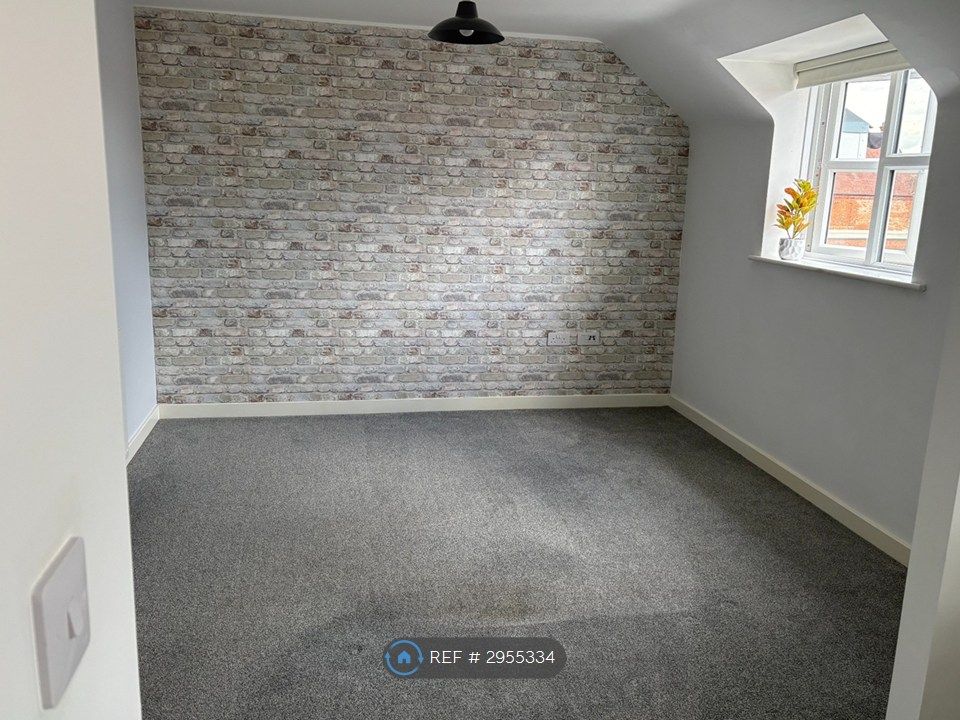 Property photo 3 of 7 Lounge