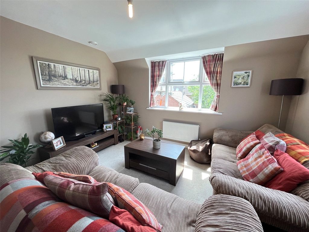 Property photo 2 of 12 Picture No. 14