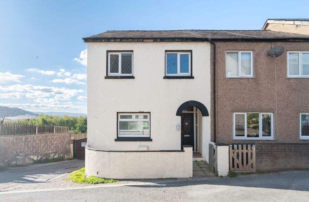 Property photo 1 of 9