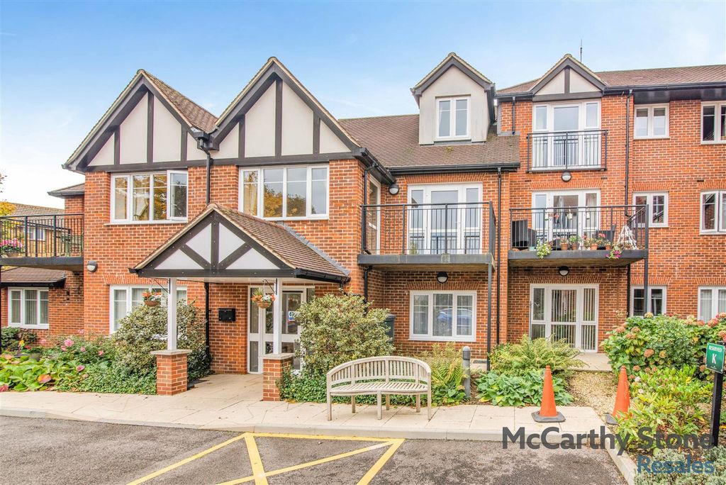 Property photo 1 of 38 8666923-Exterior07.Jpg