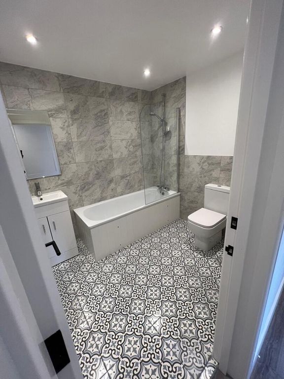 Property photo 3 of 6 Bathroom