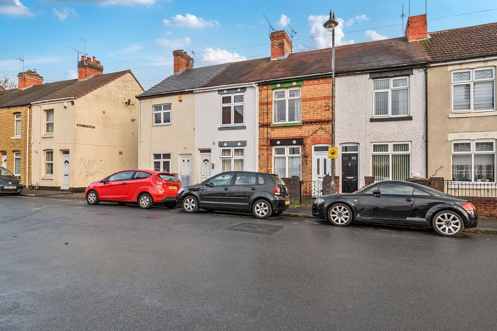 Property photo 1 of 12