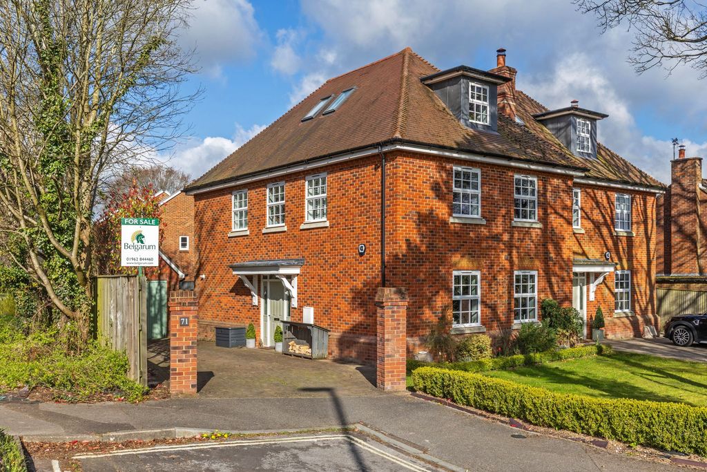 Property photo 1 of 12