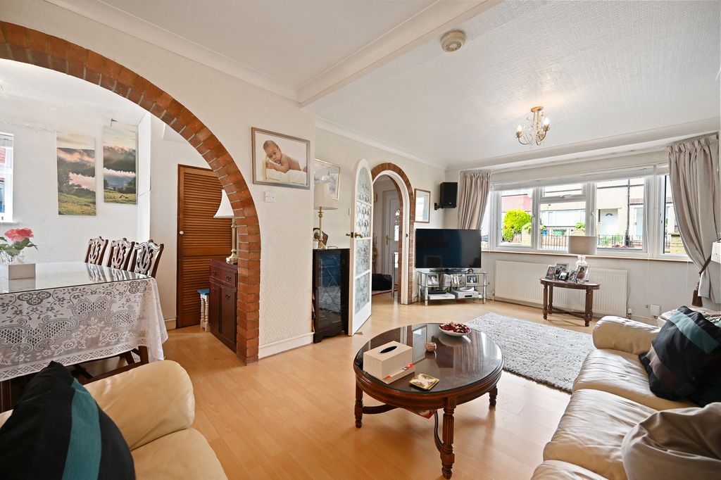 Property photo 3 of 13 12