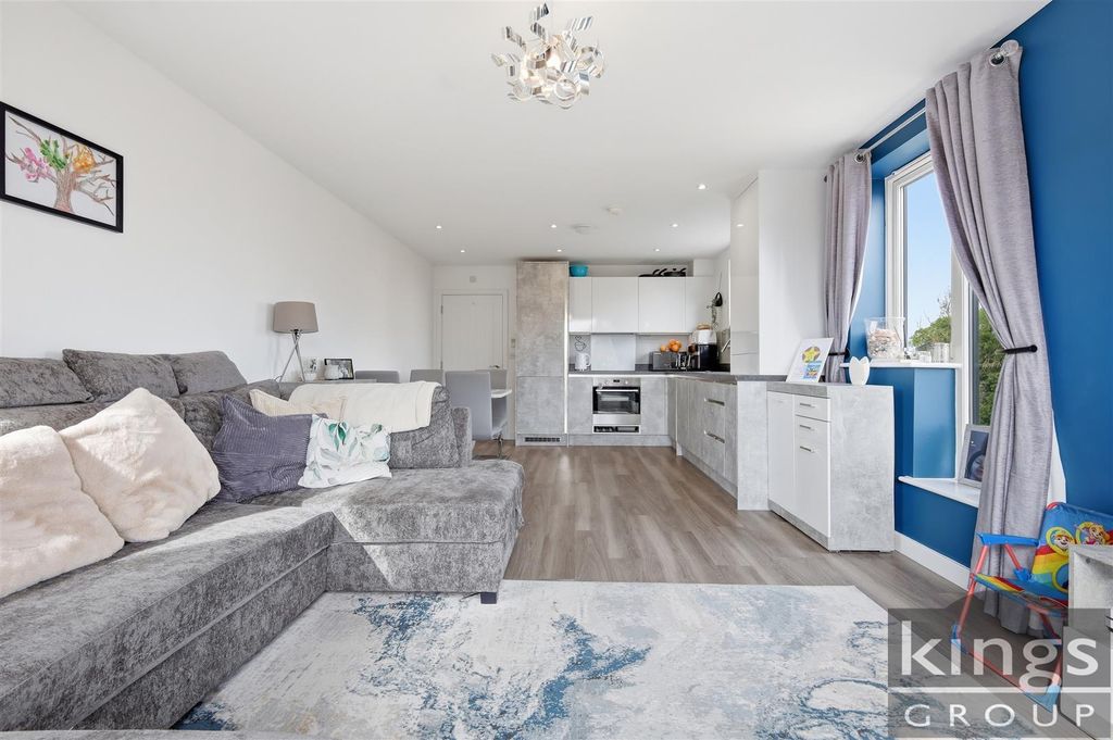 Additional image 4 of 3 bed flat for saleNorth Square, Newhall, Harlow CM17