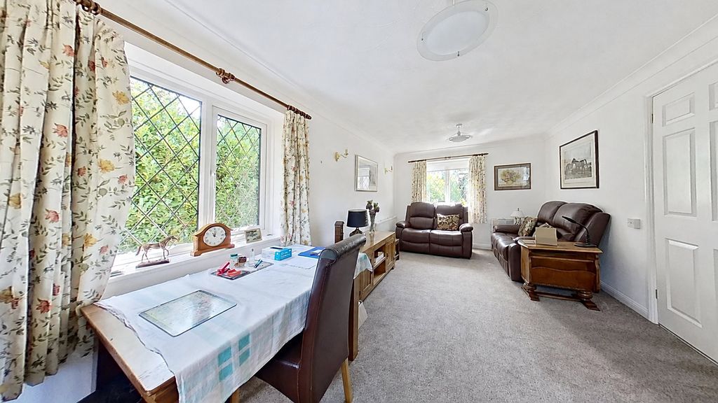 Property photo 3 of 7