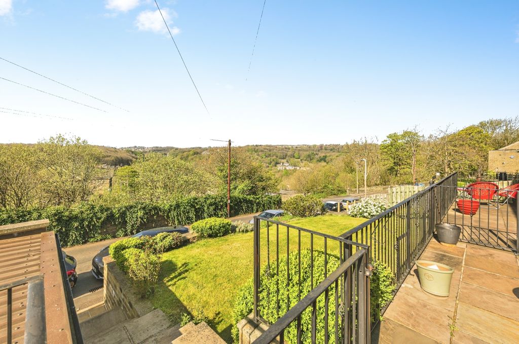 Property photo 1 of 20 Stunning Views