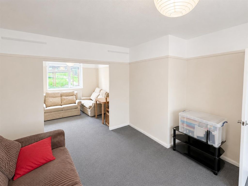 Property photo 2 of 9 Coopers Estate Agents