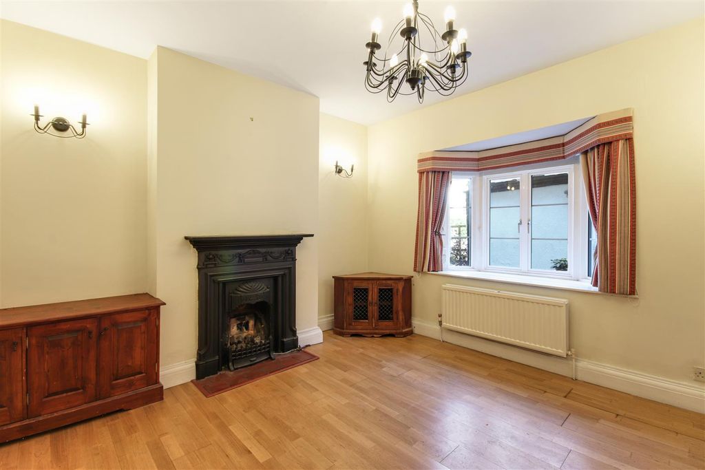 Property photo 3 of 22 Sitting Room