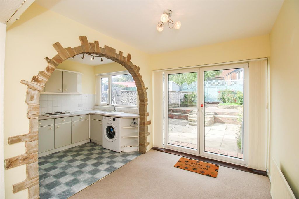 Property photo 2 of 14