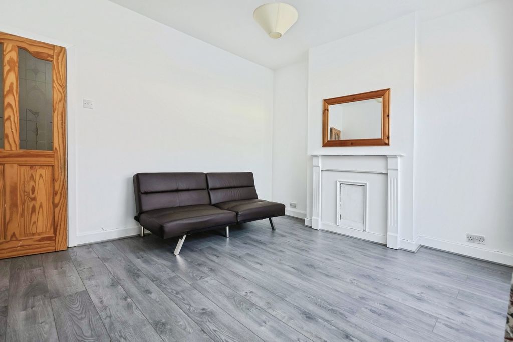 Property photo 3 of 17 Pbox-Img.Jpg