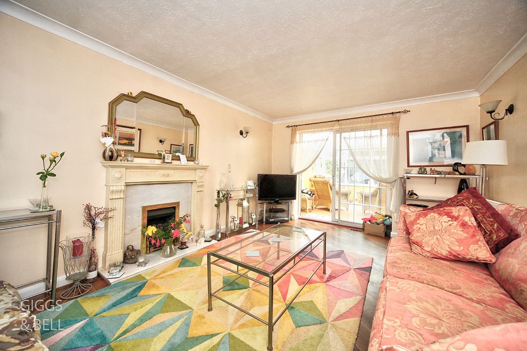 Property photo 3 of 22 4396962