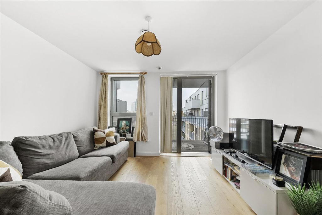 Property photo 3 of 13 Reception/Dining/Kitchen