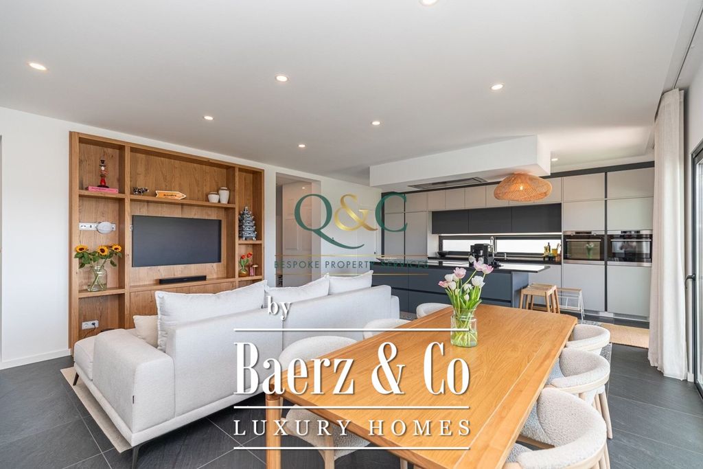 Property photo 2 of 28