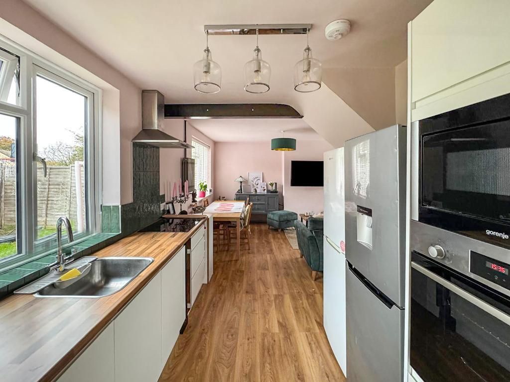 Property photo 3 of 15 Kitchen