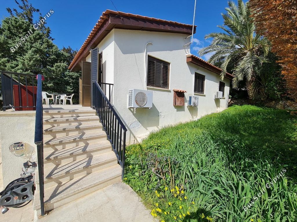 Property photo 2 of 36