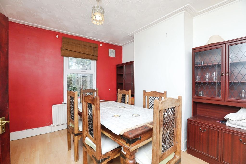 Property photo 3 of 13 Pbox-Img.Jpg