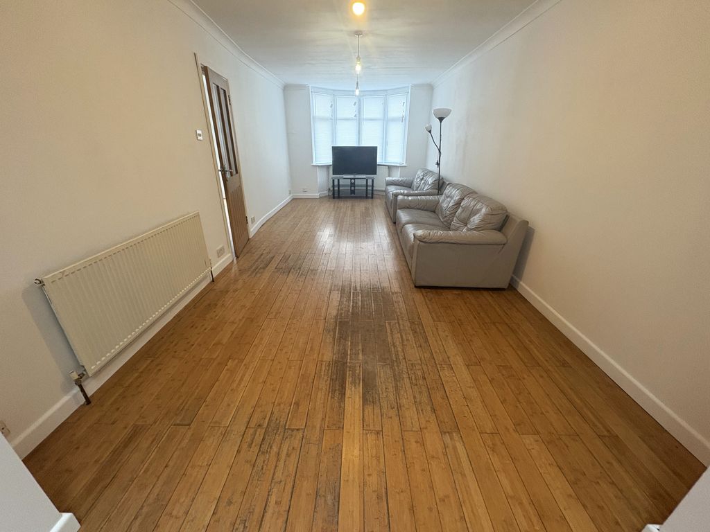 Property photo 3 of 14 Lounge Use
