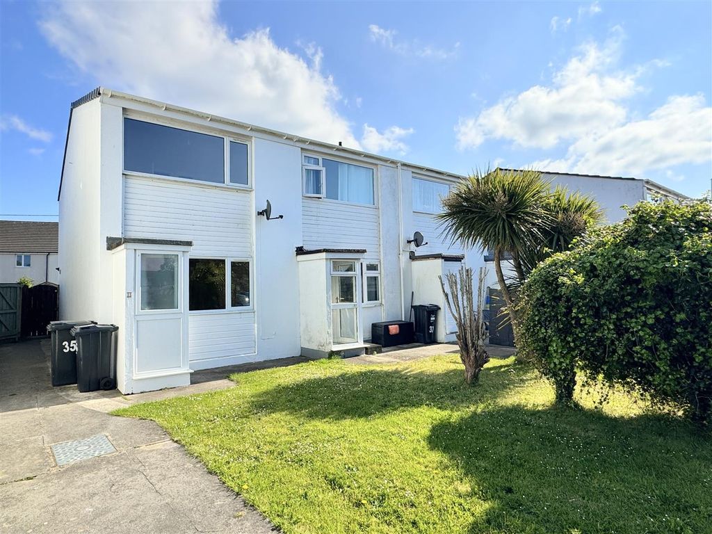 Property photo 1 of 15 Front