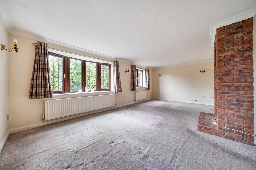 Property photo 3 of 13 Living Room