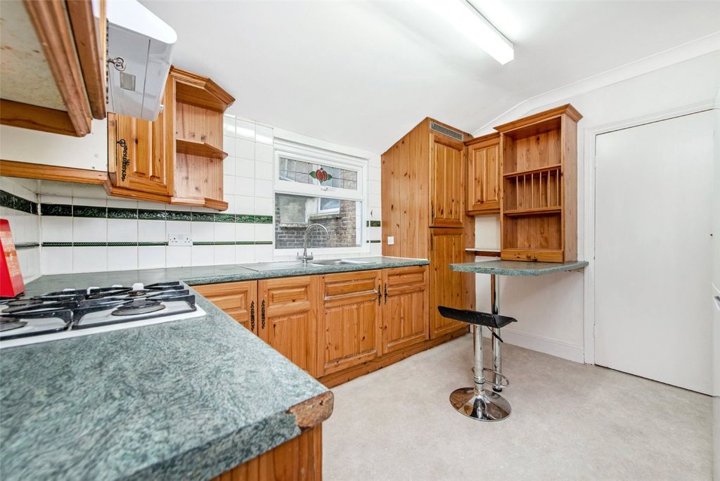 Property photo 3 of 8 Photo 07