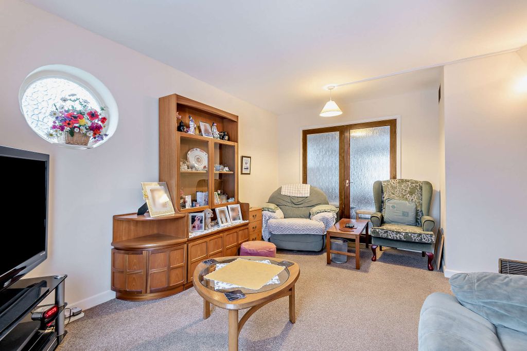 Property photo 3 of 24