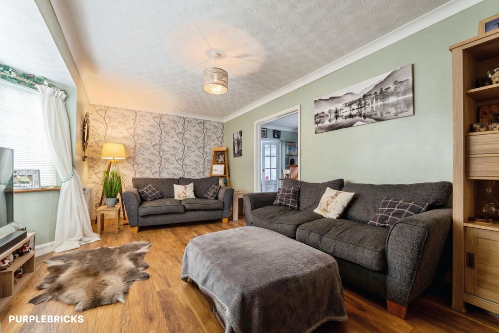 Property photo 2 of 34
