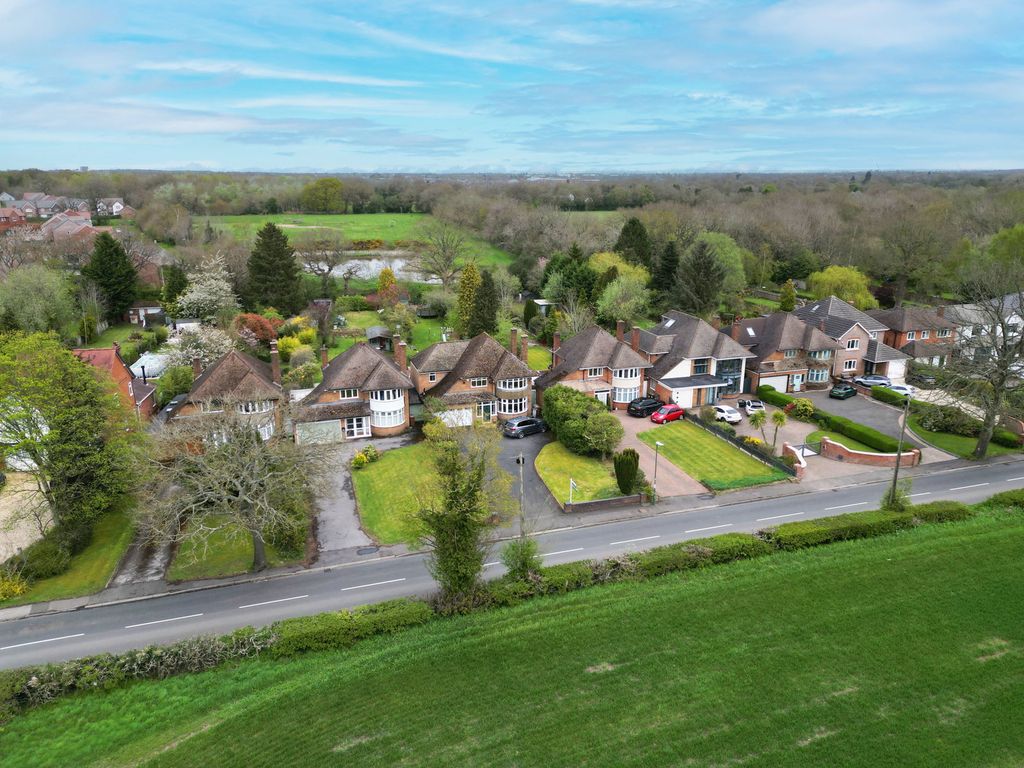 Property photo 2 of 31