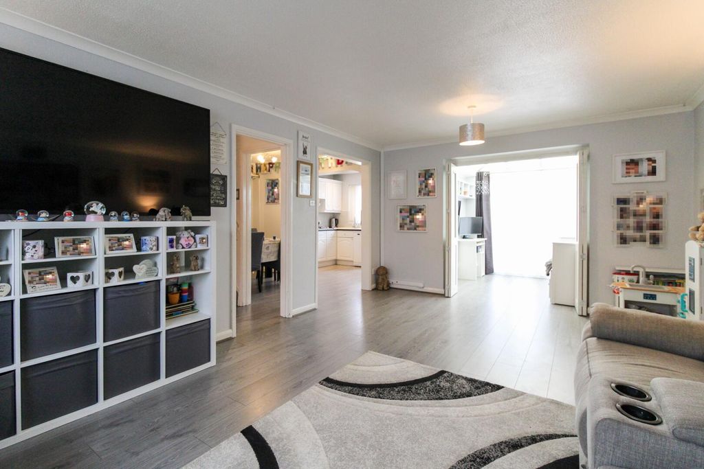 Property photo 2 of 19 Living Room