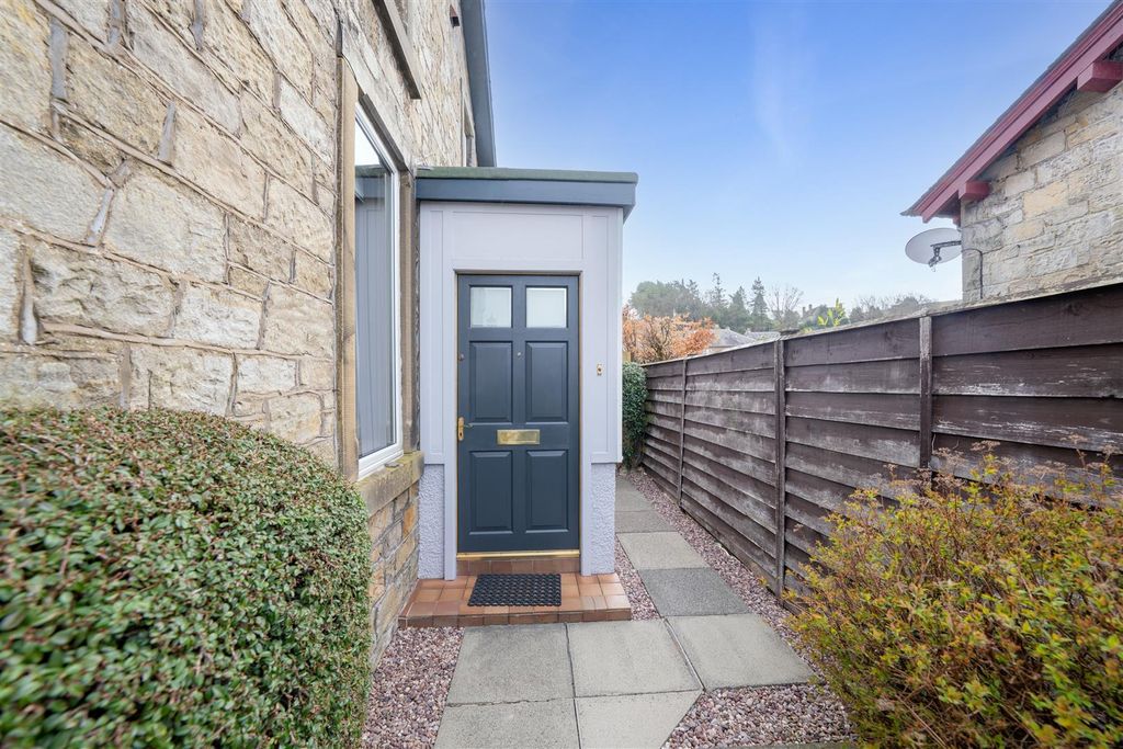 Property photo 2 of 20 5_Lockhart_Place-2.Jpg