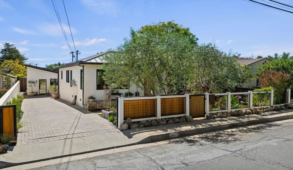 Property photo 3 of 10 <Alttext/>