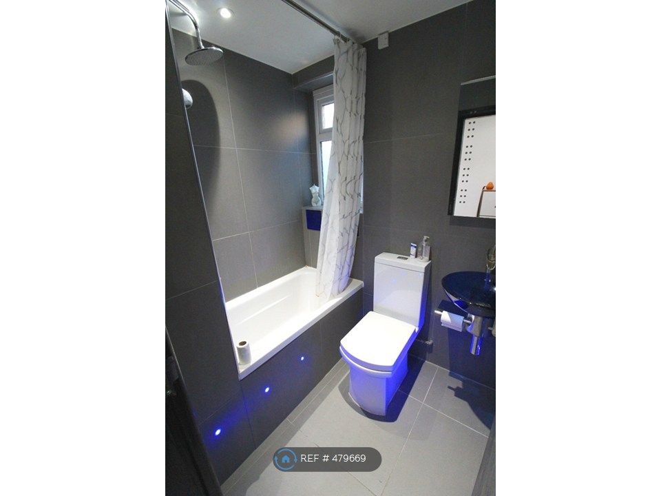 Property photo 2 of 11 Gf Bathroom