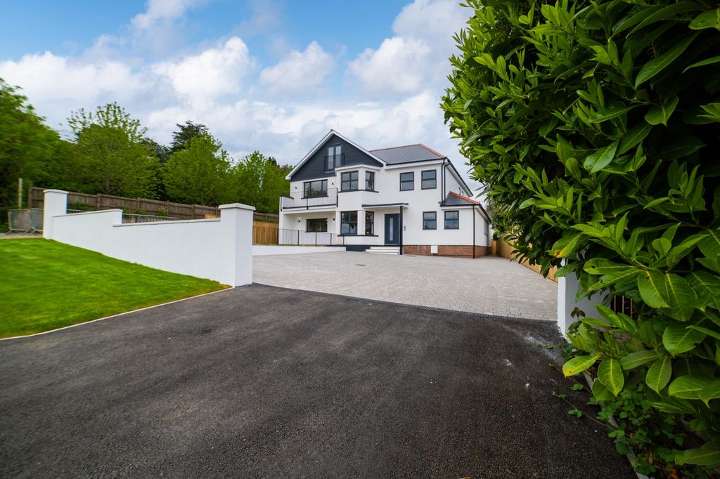 Property photo 1 of 12 Ext2