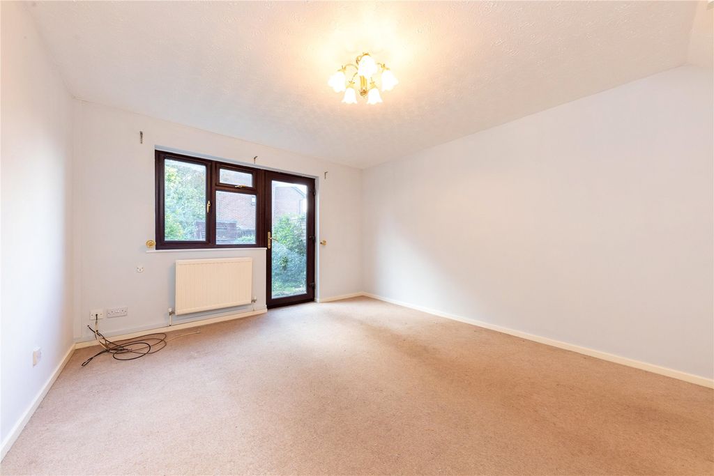 Property photo 2 of 8 Picture No. 27
