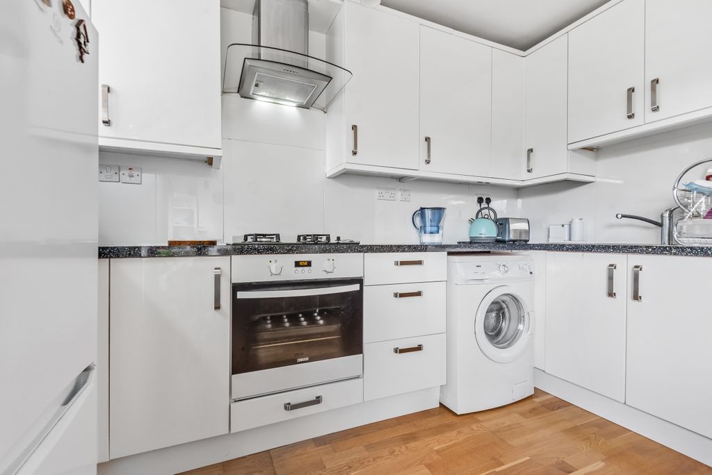 Property photo 2 of 7 817336 (4)