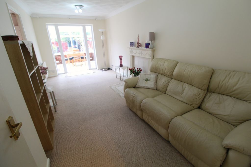 Property photo 2 of 17 Living Room