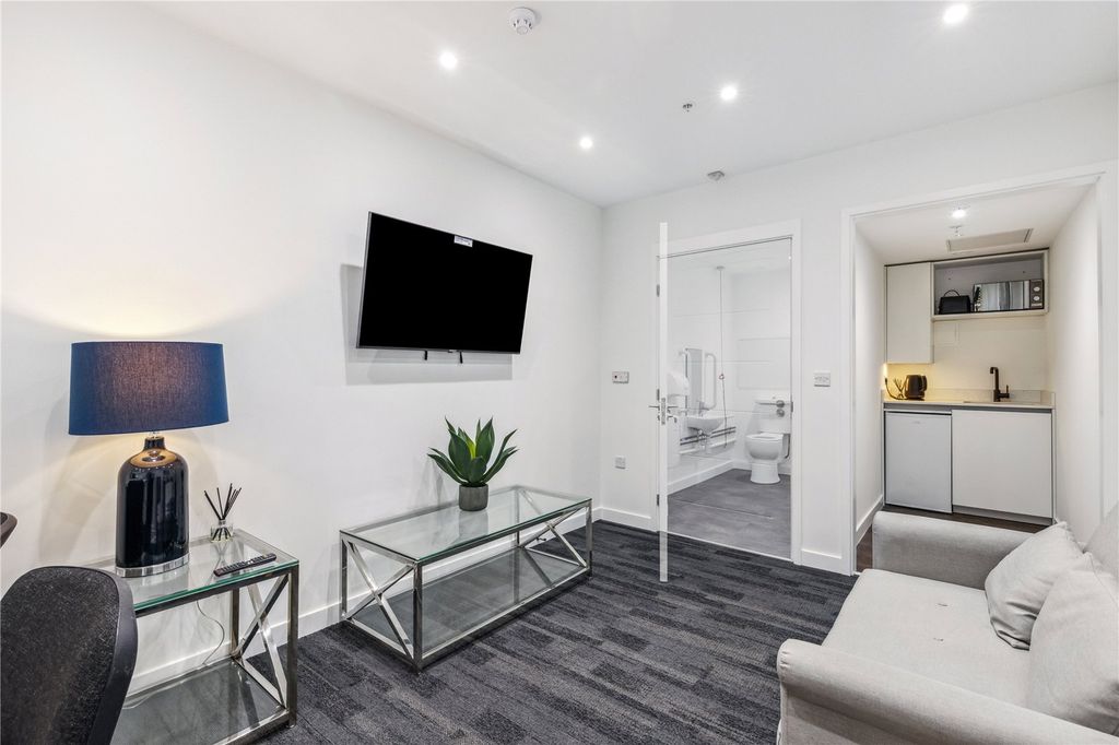 Property photo 2 of 13 A08J300000Ecsfjial_Mal250079_08.Jpg