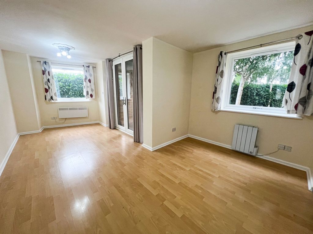 Property photo 3 of 10 Fishguard Way E16
