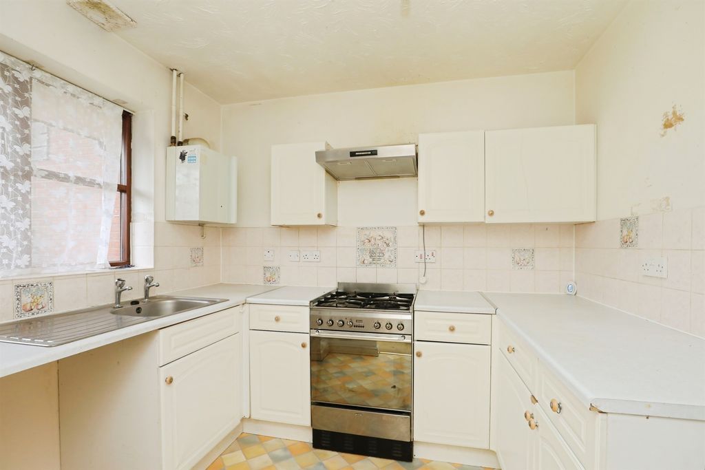 Property photo 3 of 13