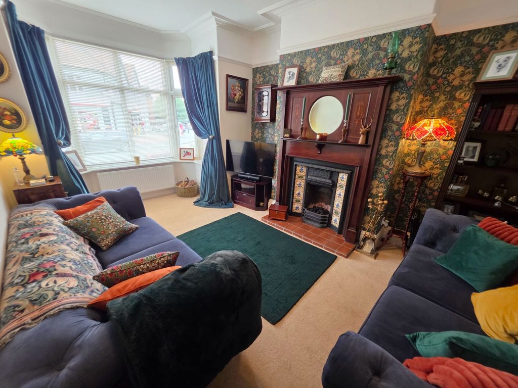 Property photo 2 of 36