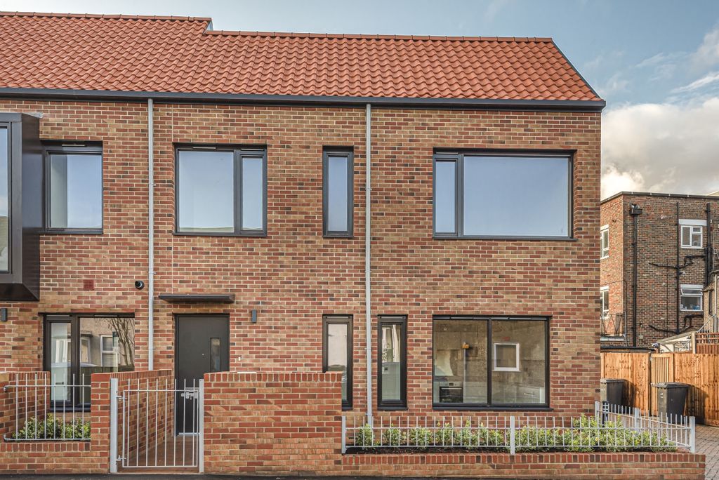 Property photo 1 of 14 564714  (1)