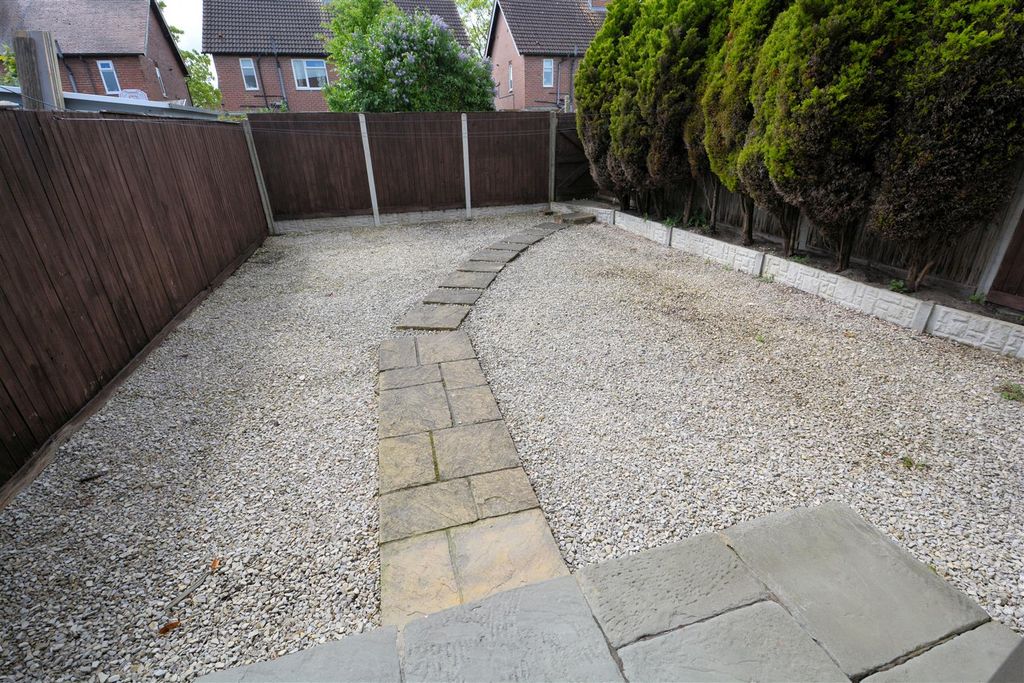 Property photo 2 of 8 Rear